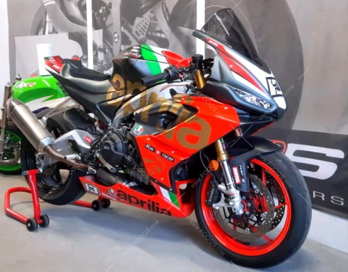 Aprilia RS660 2022 Custom oklejanie motocykla okleina Fooqs torówka na tor wrapping grafika