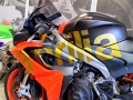 Aprilia RS660 – customowa grafika na owiewkach, wrapping przygotowany na tor